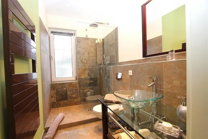 Private Apartment With 2 Bathrooms Hannover